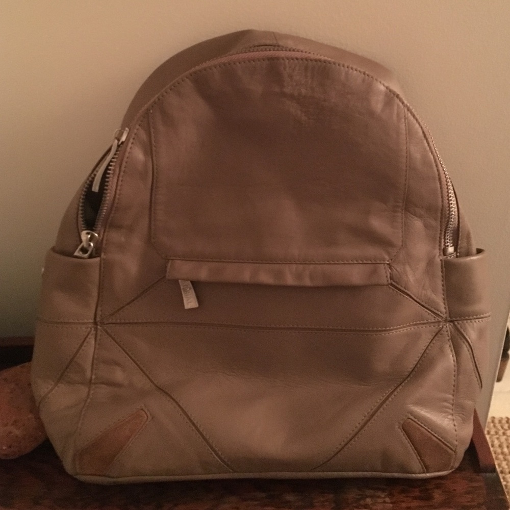 Sorial backpack . Beige color